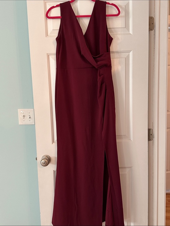 Dresses & Skirts - Elegant V-Neck Burgundy Evening Dress
